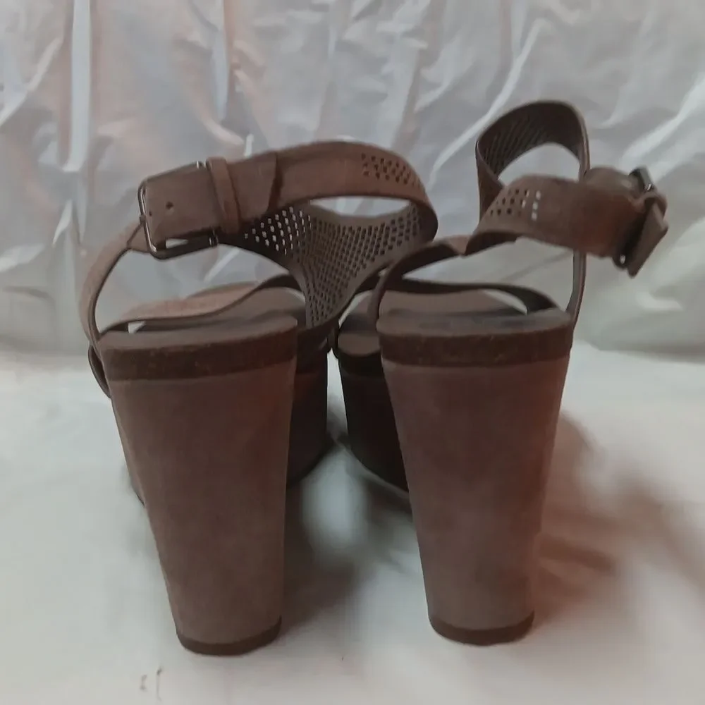 Vince Camuto Women's Tan Wedge Sandals Size 7.5M